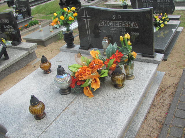 Grób Józef Angierski