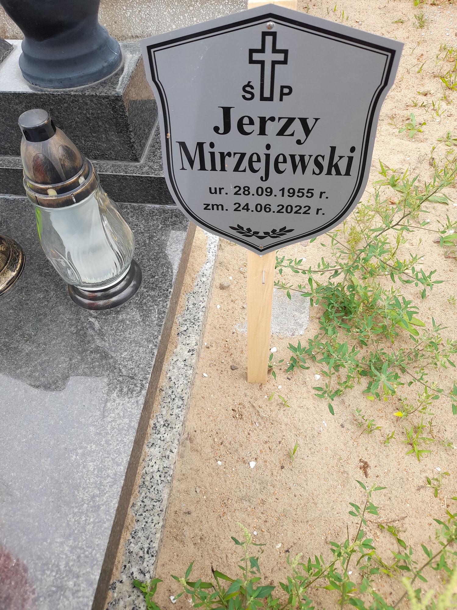 Grób Jerzy Mirzejewski