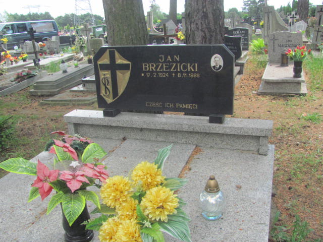 Grób Jan Brzezicki