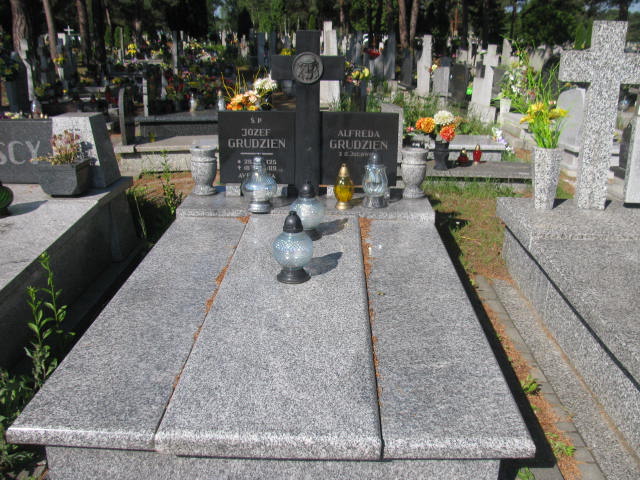 Grób ALFREDA GRUDZIEŃ