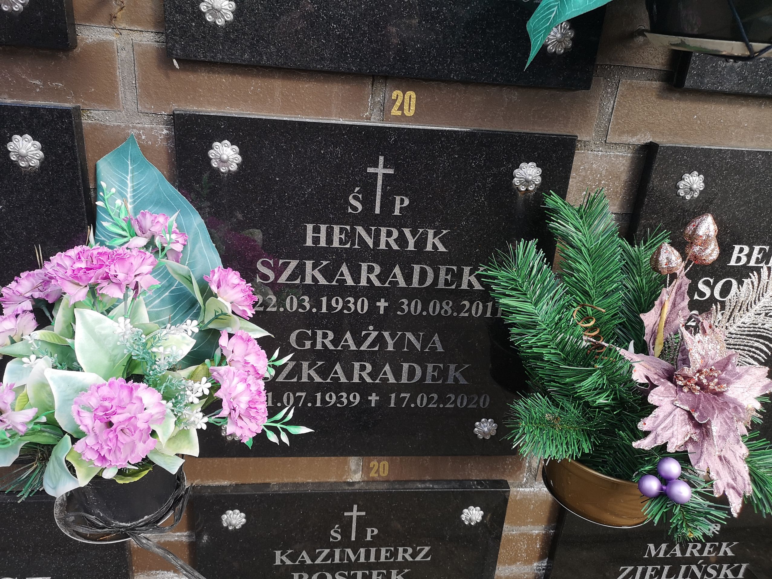 Grób GRAŻYNA SZKARADEK