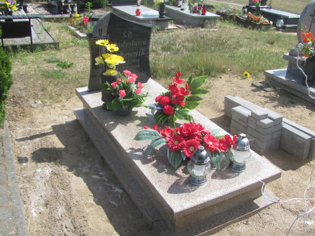 Grób Franciszek Listewnik