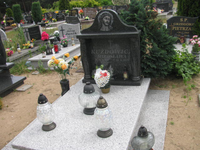 Grób Mirosława Kużdowicz