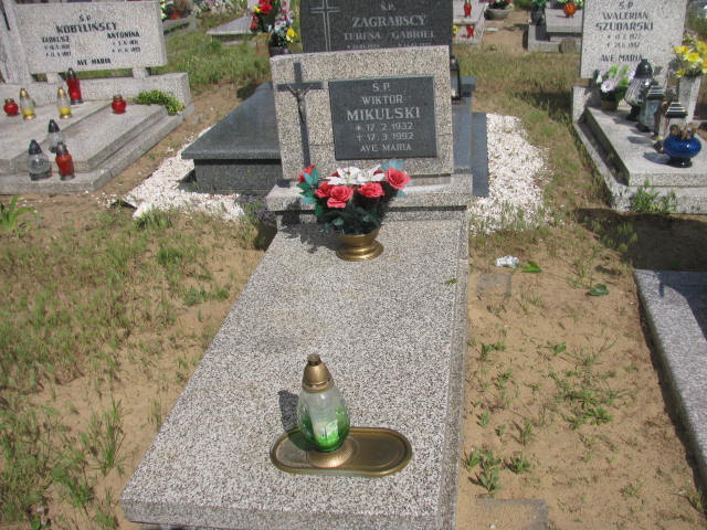 Grób Wiktor Mikulski