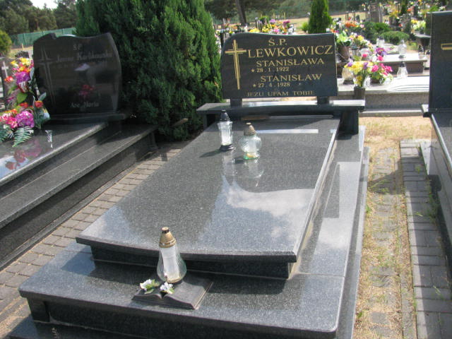 Grób Stanisława Lewkowicz