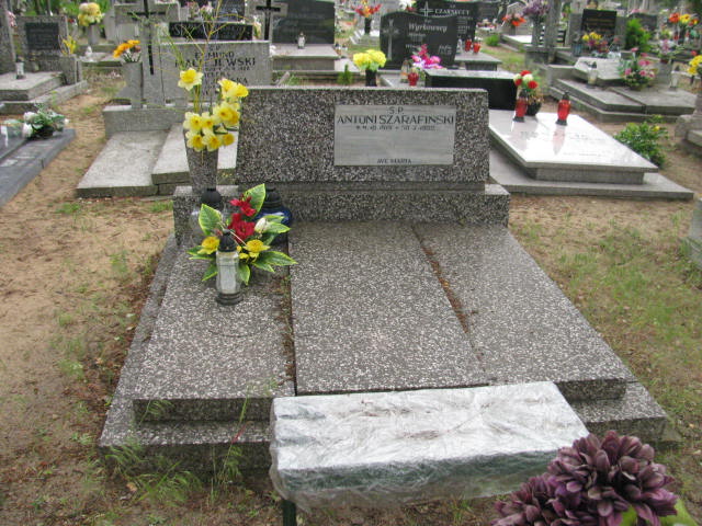 Grób Antoni Szarafiński
