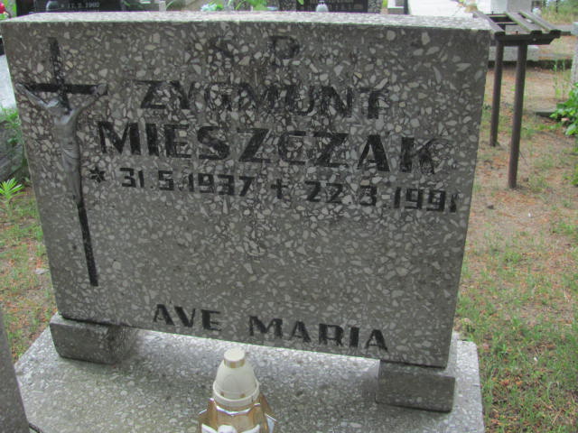 Grób DARIUSZ MIESZCZAK
