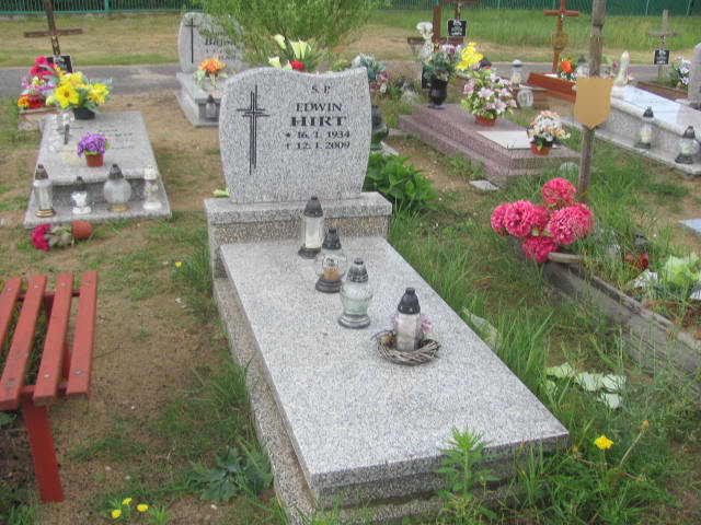 Grób Bogdan Hirt