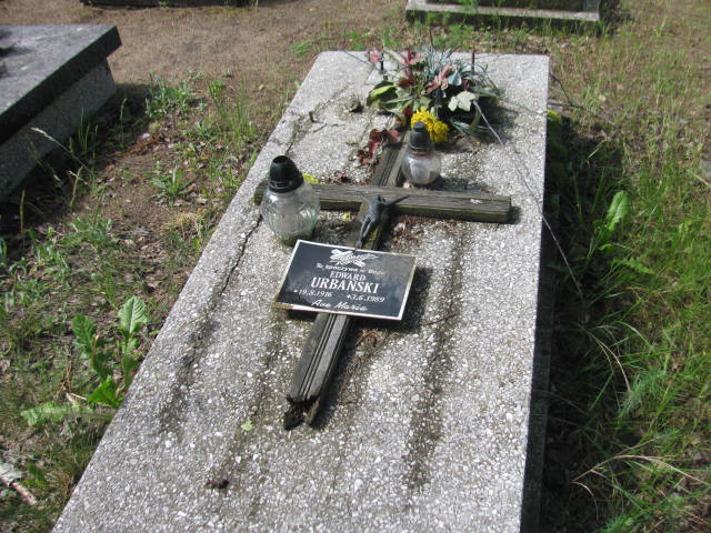 Grób Edward Urbański