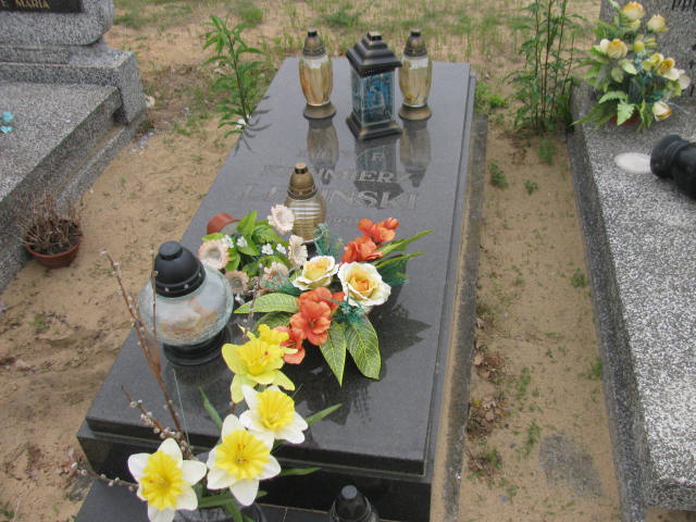 Grób Kazimierz Lesiński