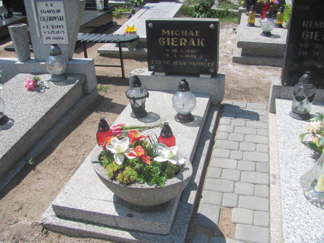 Grób Michał Gierak