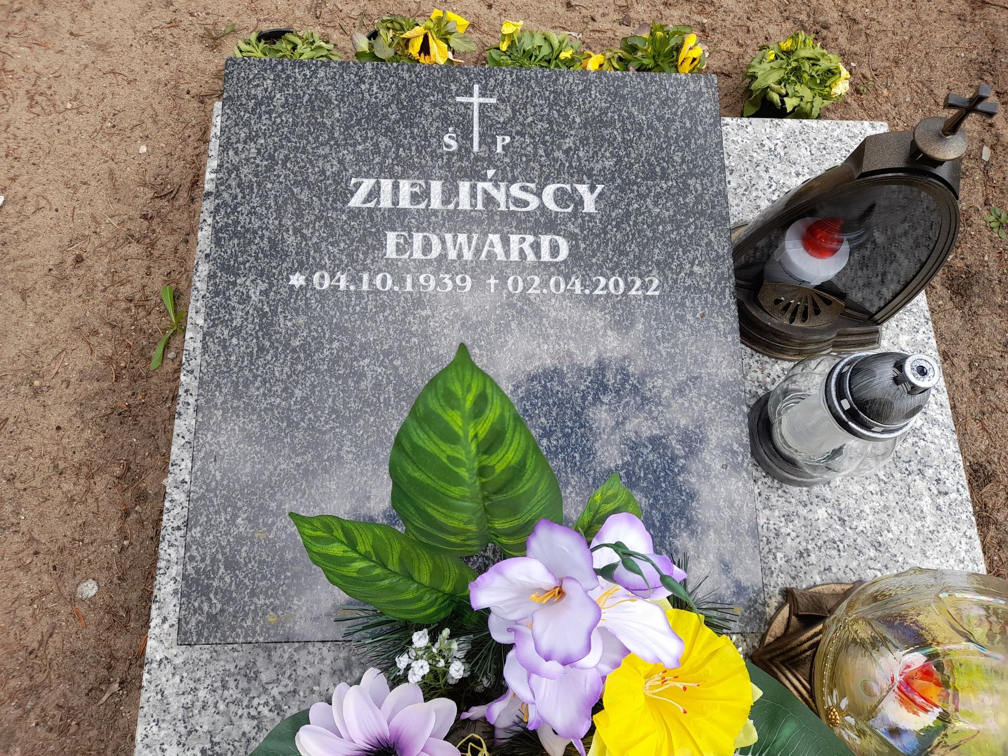 Grób Edward Zieliński