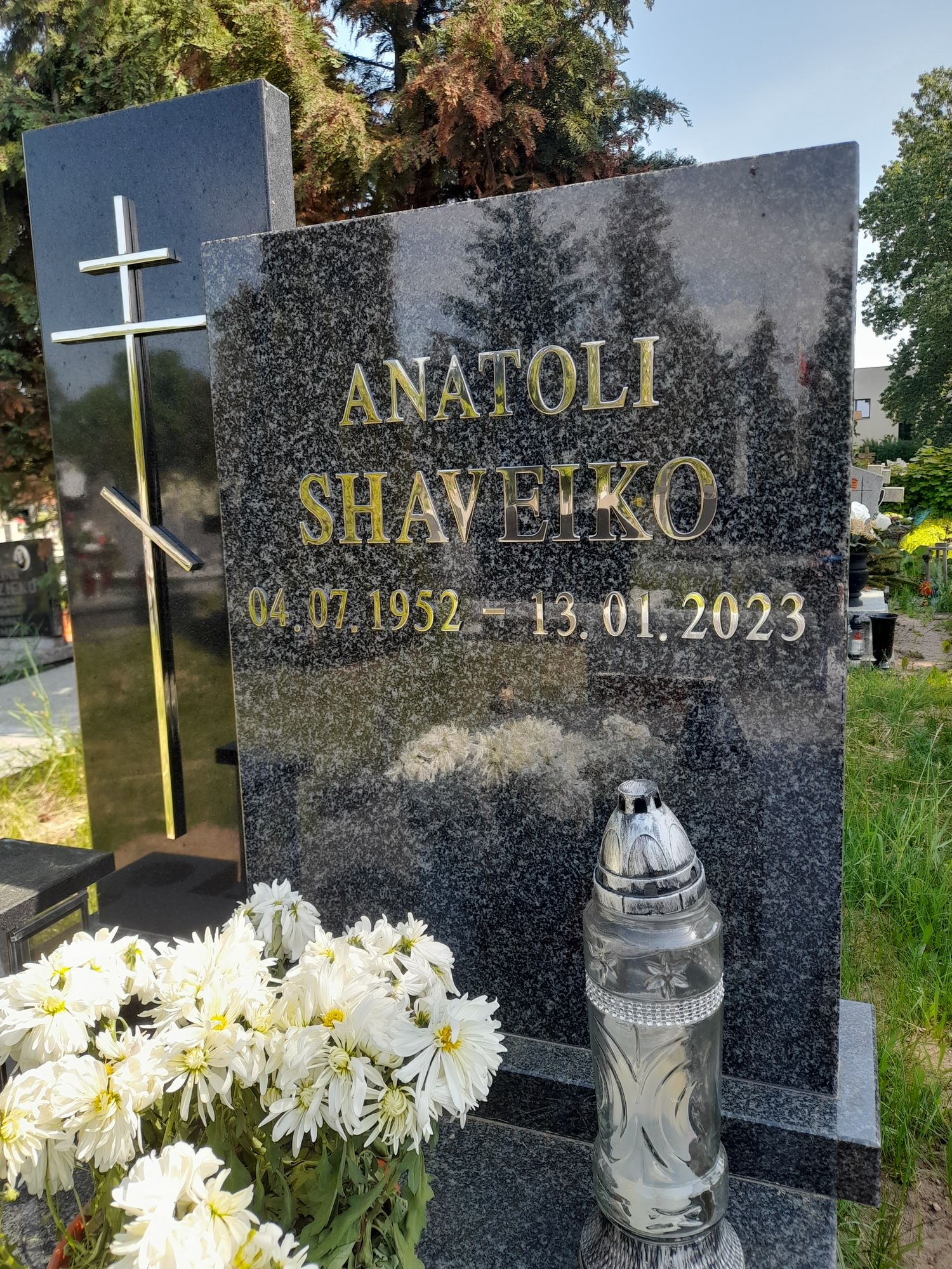 Grób Anatoli Shaveiko