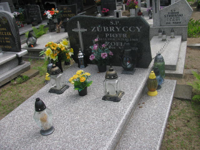 Grób Piotr Zubrycki